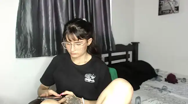 Snapshot of saritapretyy chatting on 01.27.25 saritapretyy online show from 01.27.25