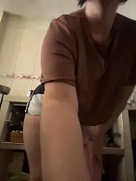 Snapshot of karenlennox1 chatting on 12.04.25 karenlennox1 online show from 12.04.25