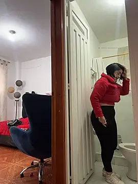 Snapshot of karenlennox1 chatting on 01.14.26 karenlennox1 online show from 01.14.26