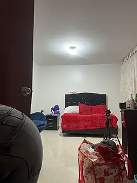 Snapshot of karenlennox1 chatting on 02.14.26 karenlennox1 online show from 02.14.26