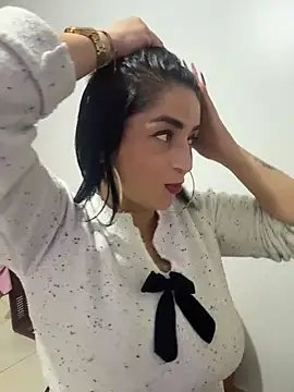 Snapshot of karenlennox1 chatting on 03.04.26 karenlennox1 online show from 03.04.26