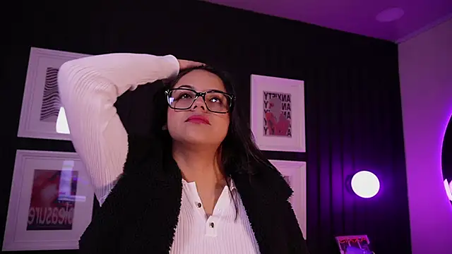 Snapshot of Sophia_wilsonn_ chatting on 03.12.26 Sophia wilsonn online show from 03.12.26