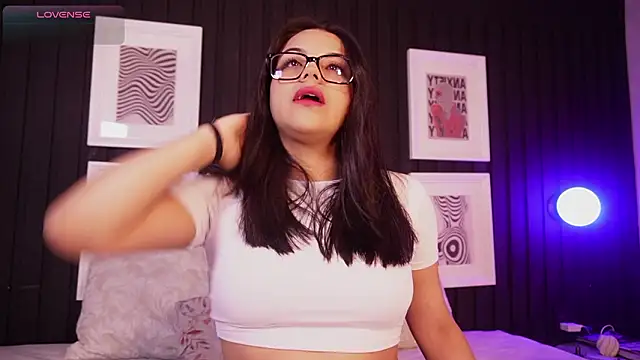 Snapshot of Sophia_wilsonn_ chatting on 03.18.26 Sophia wilsonn online show from 03.18.26