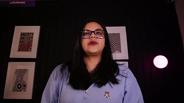 Snapshot of Sophia_wilsonn_ chatting on 04.27.26 Sophia wilsonn online show from 04.27.26