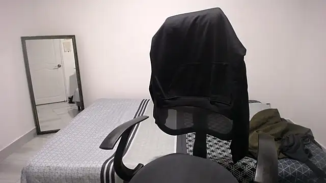 present the magic online show from 04.10.26