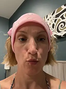 UmaTruewoman online show from 04.10.26