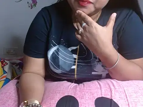 Snapshot of TASHa009 chatting on 01.06.25 TASHa009 online show from 01.06.25