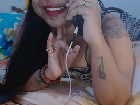 Snapshot of TASHa009 chatting on 09.21.25 TASHa009 online show from 09.21.25