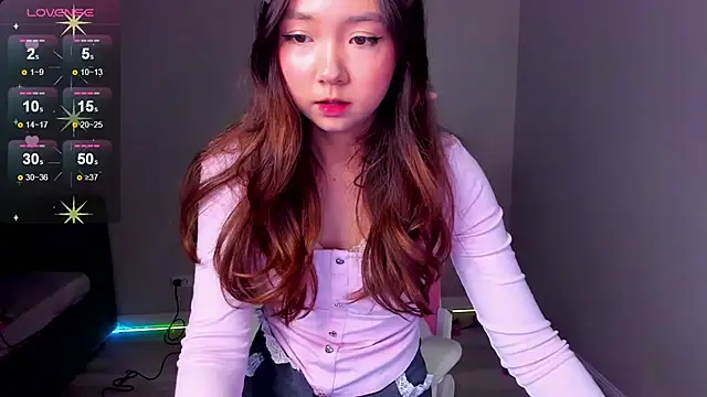 Fluffy Rose online show from 11.04.25