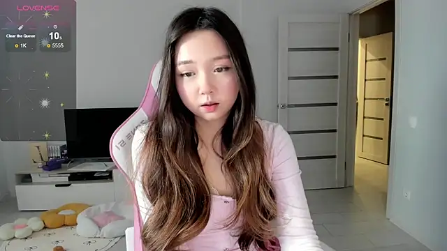 Snapshot of Fluffy_Rose chatting on 05.26.26 Fluffy Rose online show from 05.26.26
