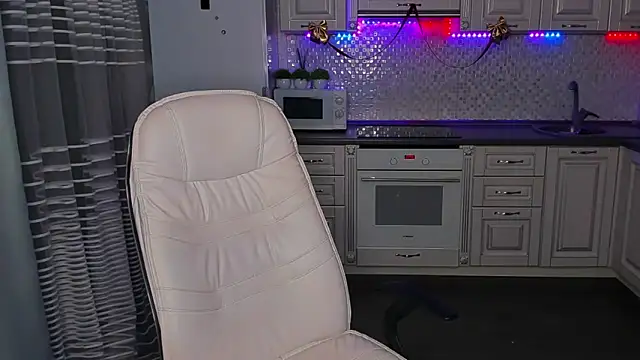 Snapshot of mirrorofsoul chatting on 12.27.24 mirrorofsoul online show from 12.27.24