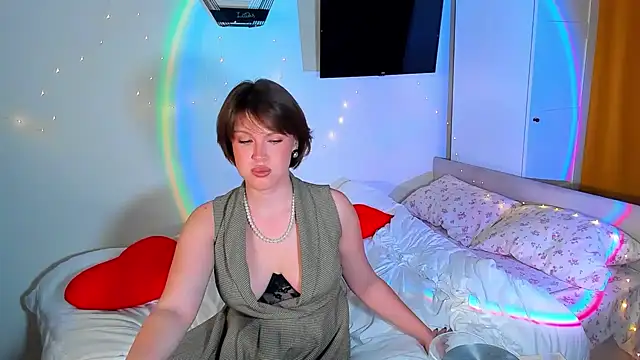 Snapshot of mirrorofsoul chatting on 10.01.25 mirrorofsoul online show from 10.01.25