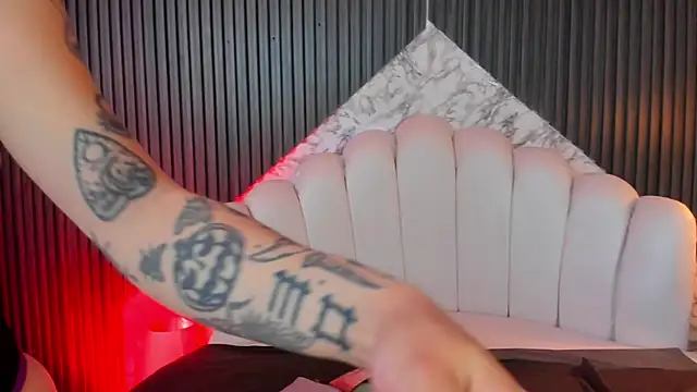 MeganDraco  online show from 02.21.25