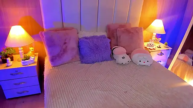 CaseyPiierce online show from 11.04.25