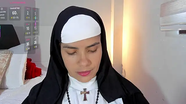 ClaraMariaMon online show from 11.25.25