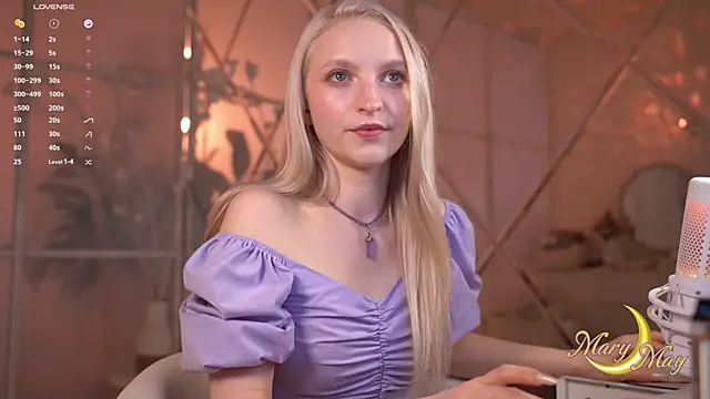 Snapshot of marylunamay chatting on 06.19.26 marylunamay online show from 06.19.26