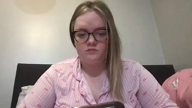 honeyyy24 online show from 02.02.26