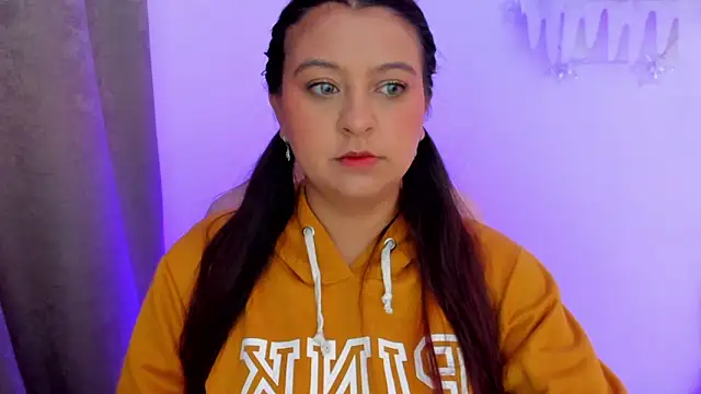 Snapshot of Sweet_Chloe06 chatting on 12.14.24 Sweet Chloe06 online show from 12.14.24