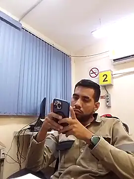 EnriquePersian197 online show from 02.19.25