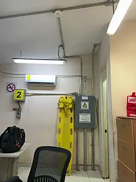 EnriquePersian197 online show from 10.15.25