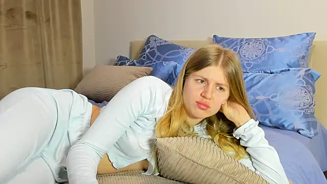 kirraa  online show from 12.04.25