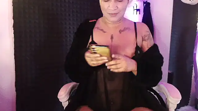 Snapshot of Jaylaloveofficial chatting on 02.08.25 Jaylaloveofficial online show from 02.08.25