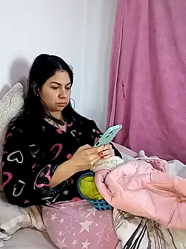 Snapshot of saralunabella chatting on 01.23.25 saralunabella online show from 01.23.25