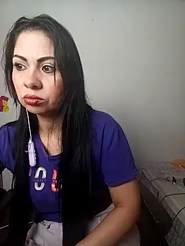 Snapshot of saralunabella chatting on 09.26.25 saralunabella online show from 09.26.25