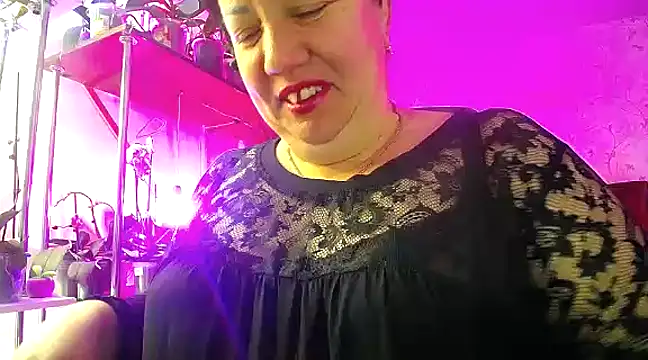 Snapshot of _Sweet_Woman chatting on 02.15.25  Sweet Woman online show from 02.15.25