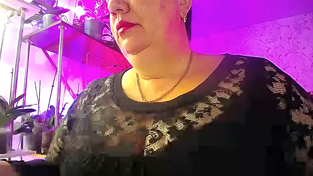 Snapshot of _Sweet_Woman chatting on 10.14.25  Sweet Woman online show from 10.14.25