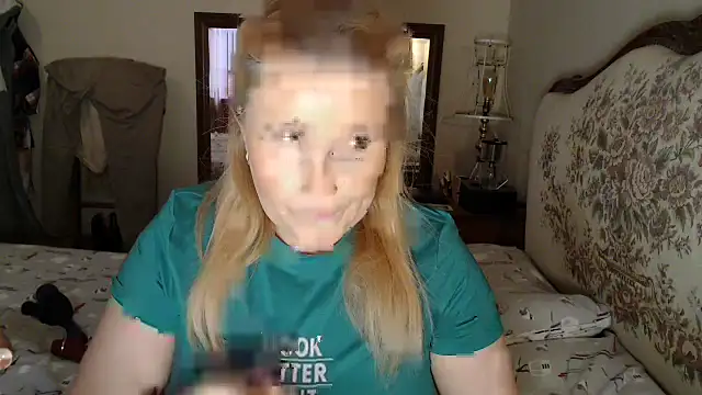 Snapshot of JosieAndYou chatting on 02.01.26 JosieAndYou online show from 02.01.26