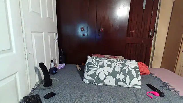 Smoochy  online show from 12.04.25