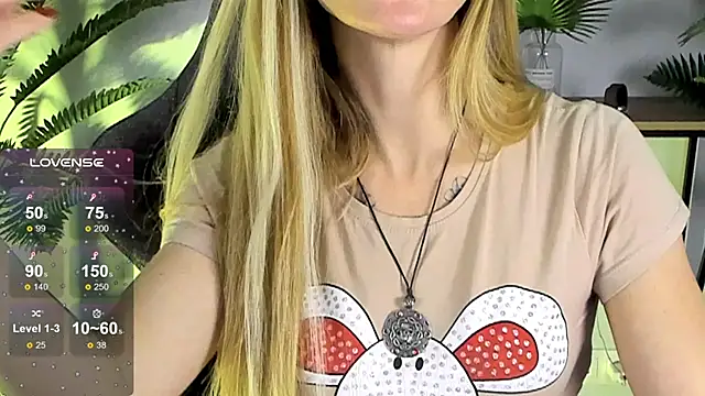 Snapshot of LadyIzabel chatting on 12.16.24 LadyIzabel online show from 12.16.24