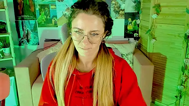 Snapshot of LadyIzabel chatting on 01.30.25 LadyIzabel online show from 01.30.25