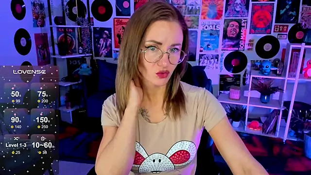 Snapshot of LadyIzabel chatting on 03.02.25 LadyIzabel online show from 03.02.25