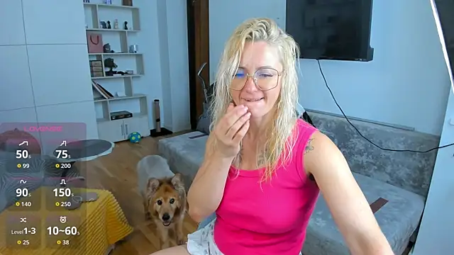 Snapshot of LadyIzabel chatting on 07.30.26 LadyIzabel online show from 07.30.26