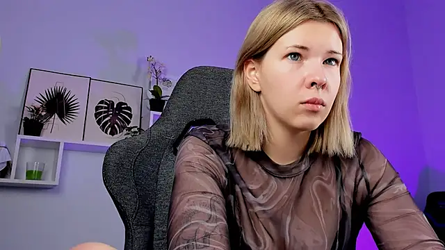 AliceSunday online show from 12.21.24