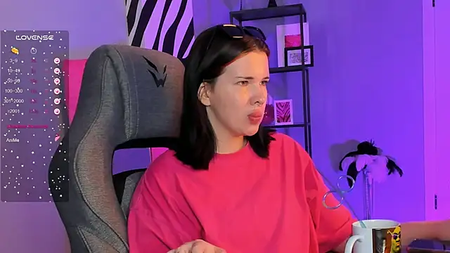 AliceSunday online show from 09.21.25