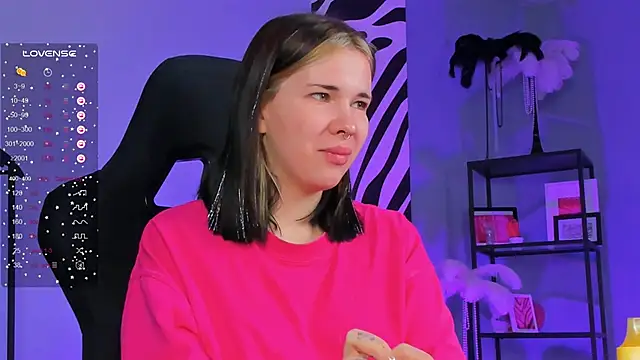 AliceSunday online show from 10.26.25