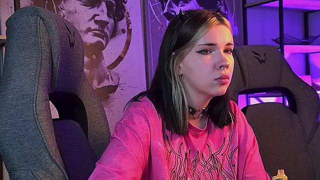 AliceSunday online show from 10.31.25