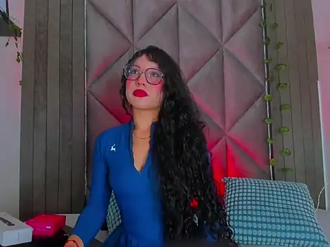Snapshot of BriaConner_ chatting on 06.25.26 BriaConner online show from 06.25.26