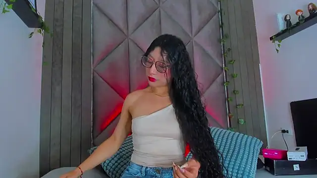 Snapshot of BriaConner_ chatting on 06.29.26 BriaConner online show from 06.29.26