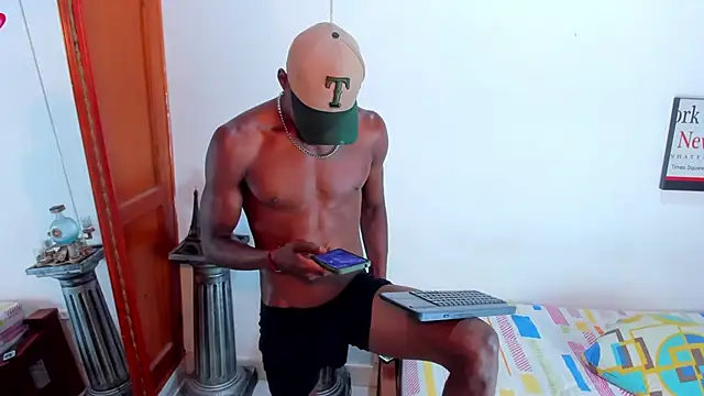 Snapshot of Darick_brown chatting on 01.29.25 Darick brown online show from 01.29.25