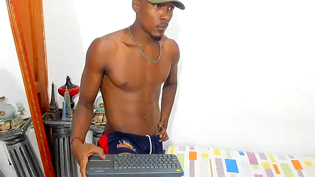 Snapshot of Darick_brown chatting on 03.05.25 Darick brown online show from 03.05.25