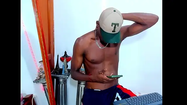 Snapshot of Darick_brown chatting on 03.06.25 Darick brown online show from 03.06.25