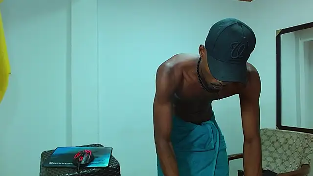 Snapshot of Darick_brown chatting on 10.11.25 Darick brown online show from 10.11.25