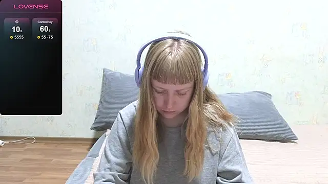 Snapshot of June_shy0 chatting on 07.08.26 June shy0 online show from 07.08.26