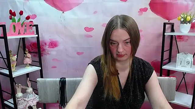 Snapshot of FreyaDak chatting on 04.19.26 FreyaDak online show from 04.19.26