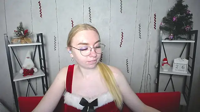 BeatriceFly online show from 12.26.24