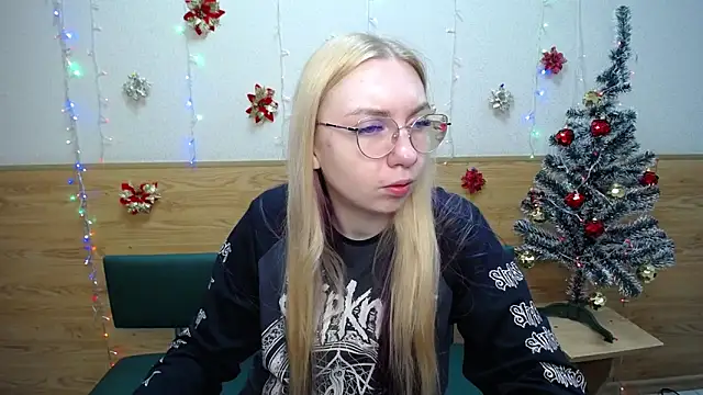 BeatriceFly online show from 01.19.25